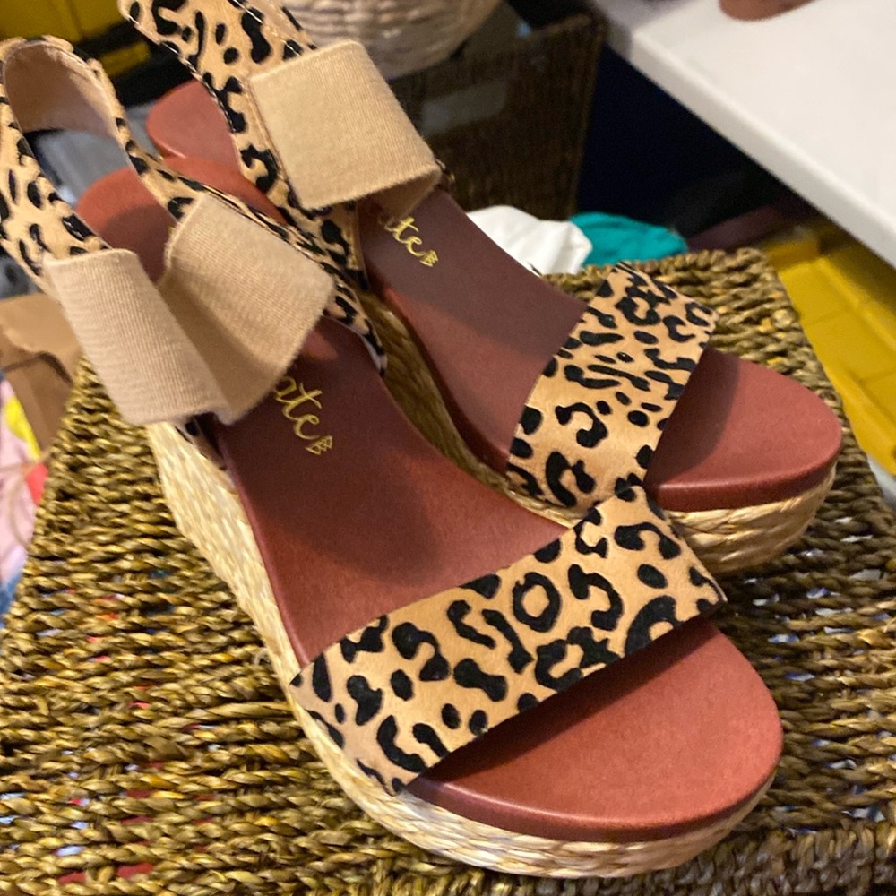 Cute tan panther heels